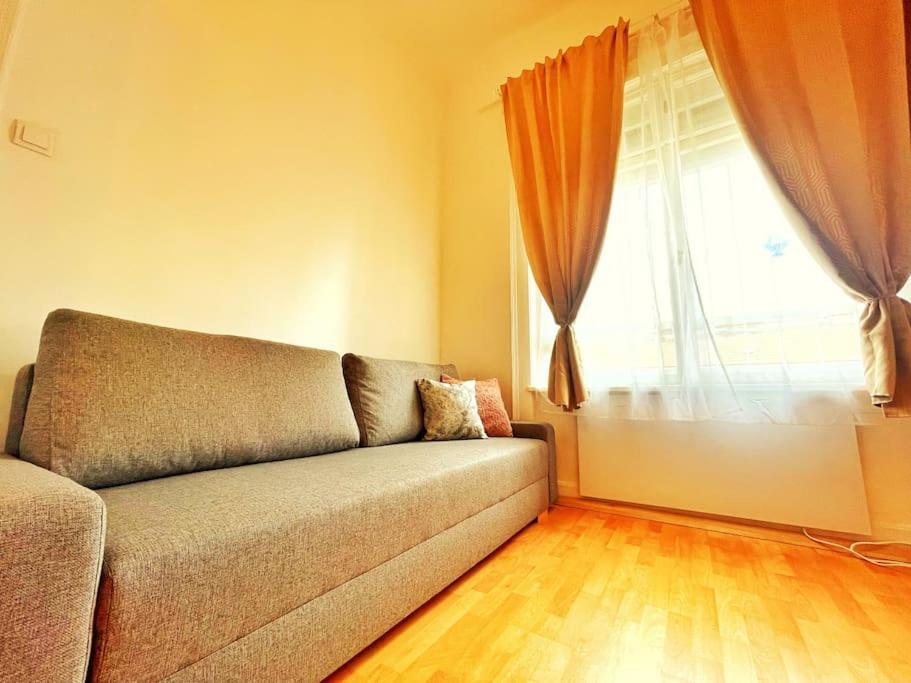 Central Spacious Flat Budapest Exterior photo