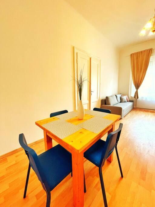 Central Spacious Flat Budapest Exterior photo